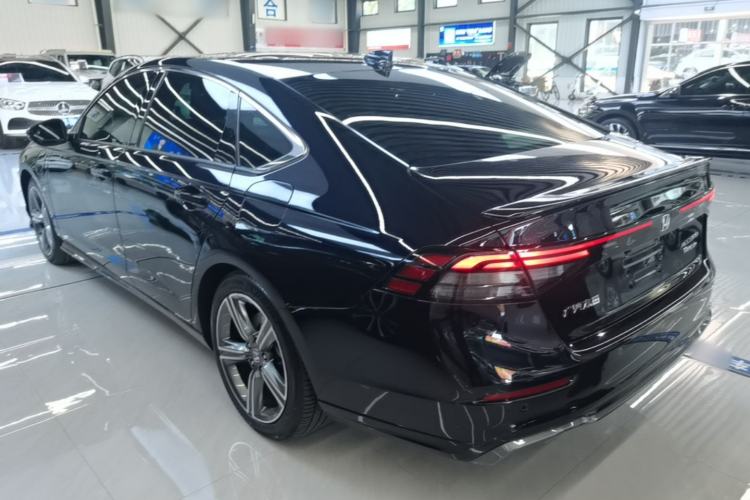 Honda Accord 2023 — 4
