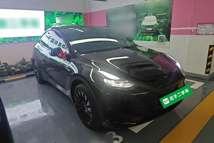 Tesla Model Y 2023 — 3
