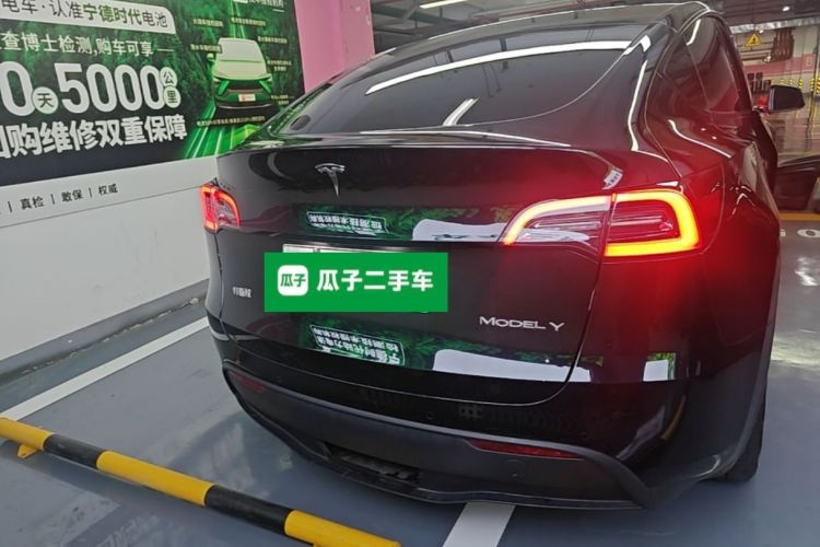 Tesla Model Y 2023 — 5