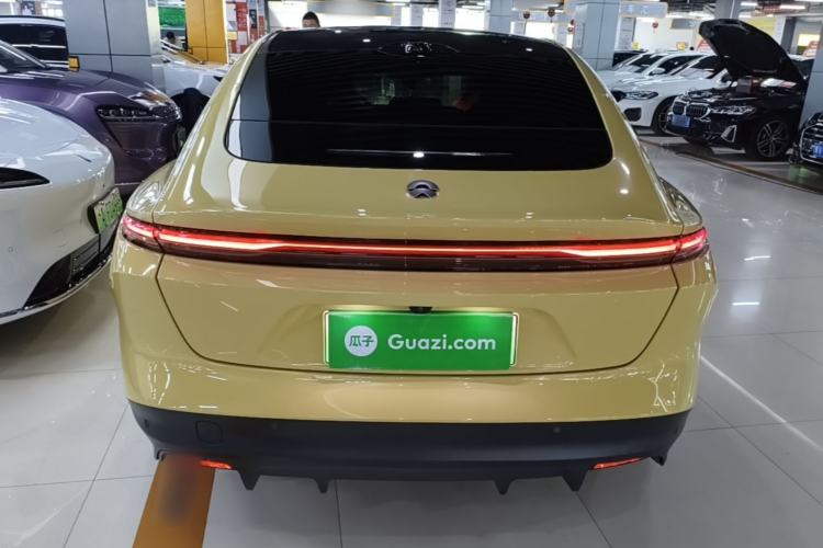 NIO ET5 2022 — 5
