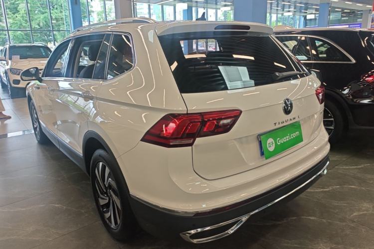Volkswagen Tiguan L 2023 — 4