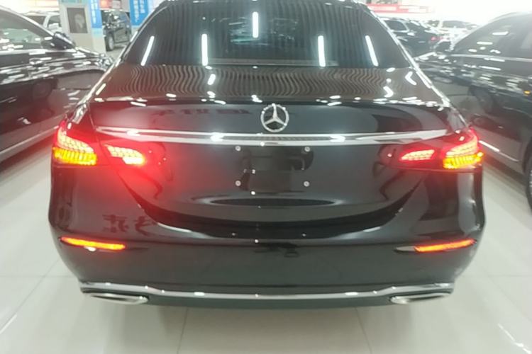 Mercedes-Benz E 260 L 2022 — 5