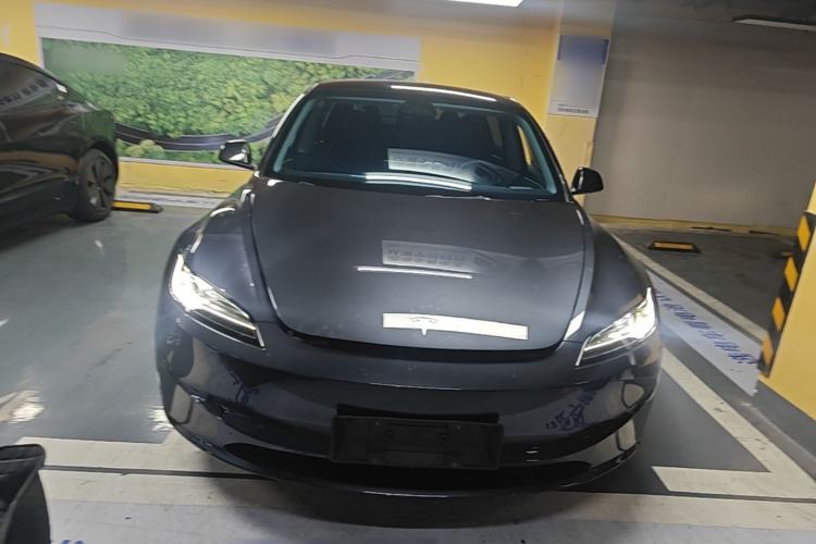 Tesla Model 3 2023 — 2