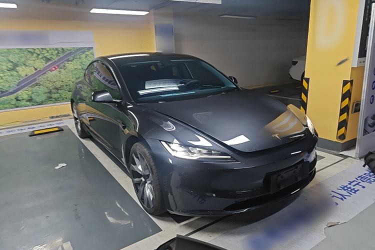 Tesla Model 3 2023 — 3