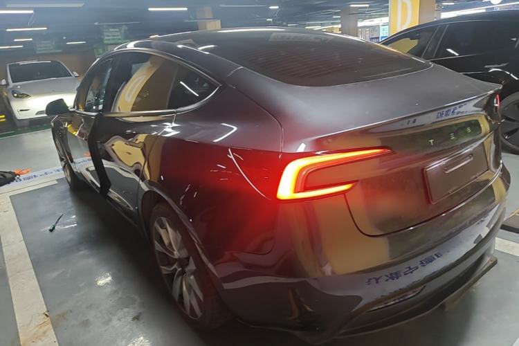 Tesla Model 3 2023 — 4