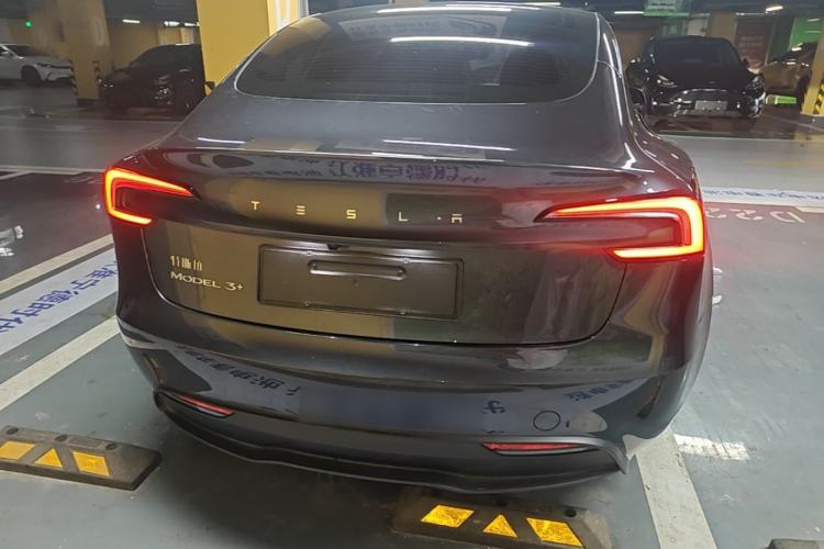 Tesla Model 3 2023 — 5