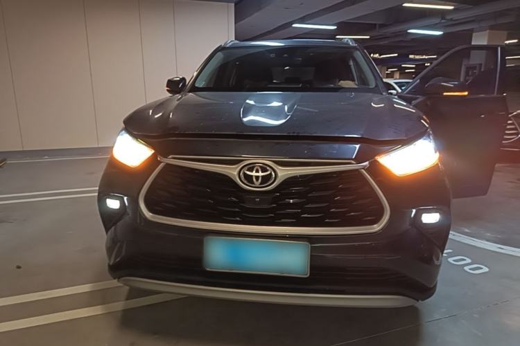 Toyota Highlander 2022 — 2
