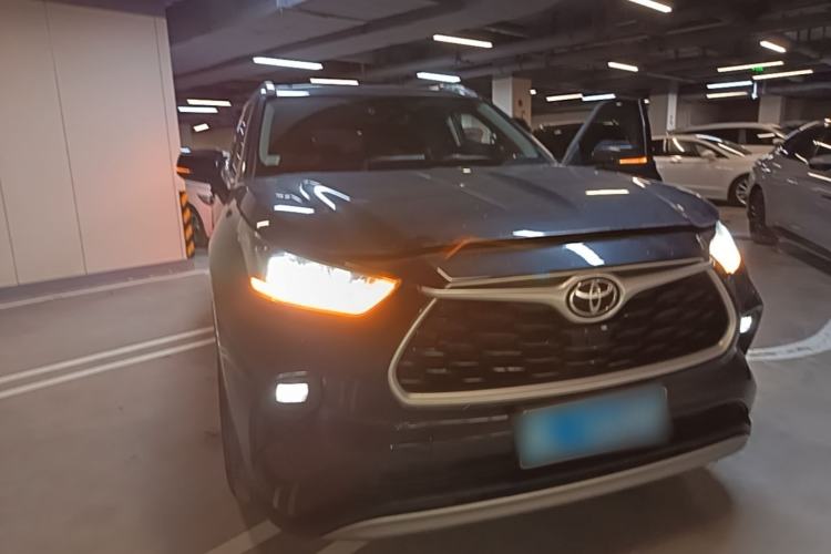 Toyota Highlander 2022 — 3