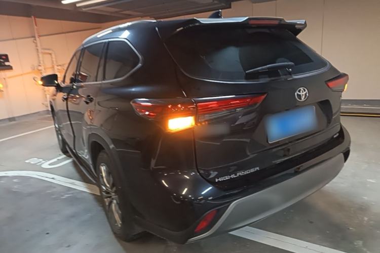 Toyota Highlander 2022 — 4