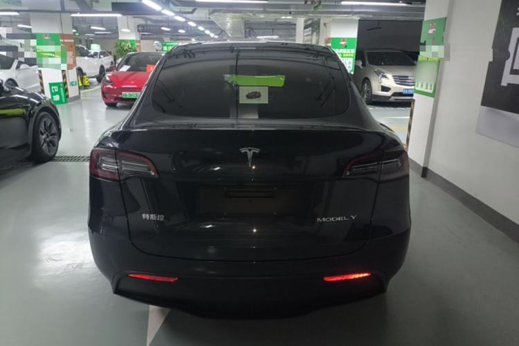 Tesla Model Y 2024 — 5