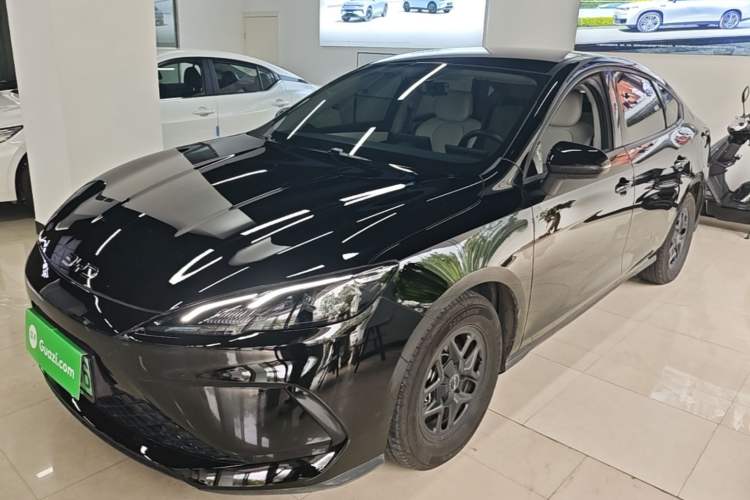 BYD Seal 05 DM-i 2025 — фото 1
