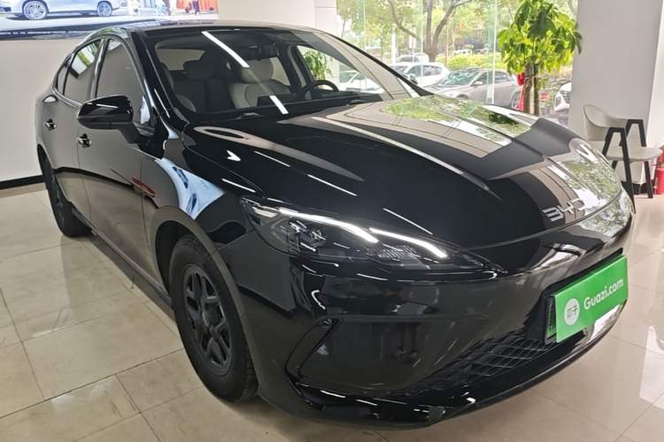 BYD Seal 05 DM-i 2025 — фото 3