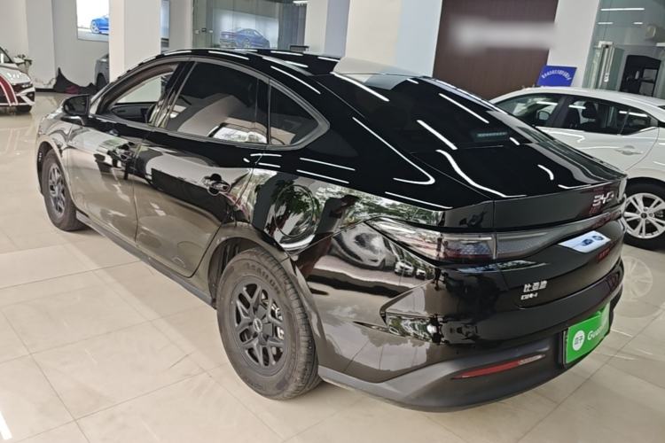 BYD Seal 05 DM-i 2025 — фото 4