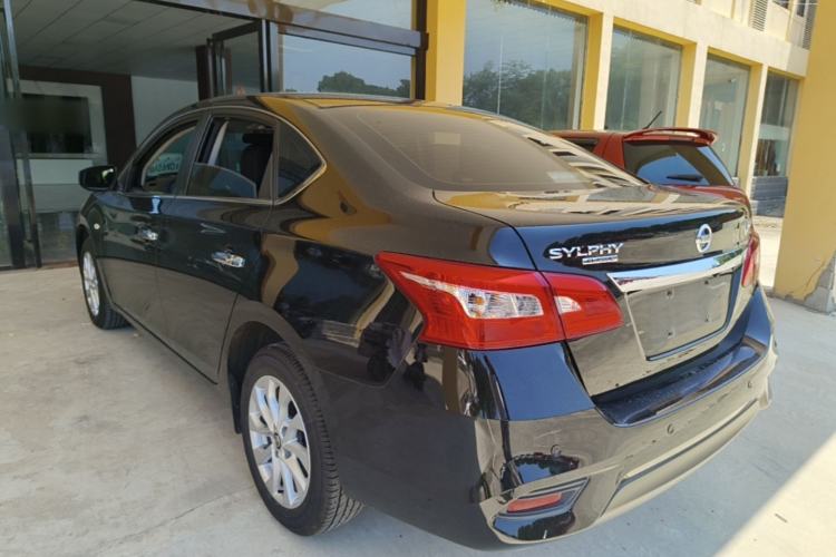 Nissan Sentra 2024 — 4