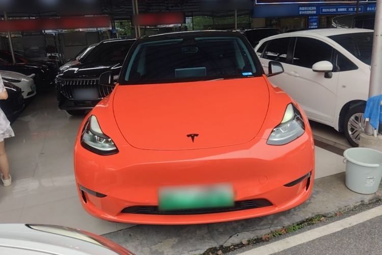 Tesla Model Y 2021 — 2