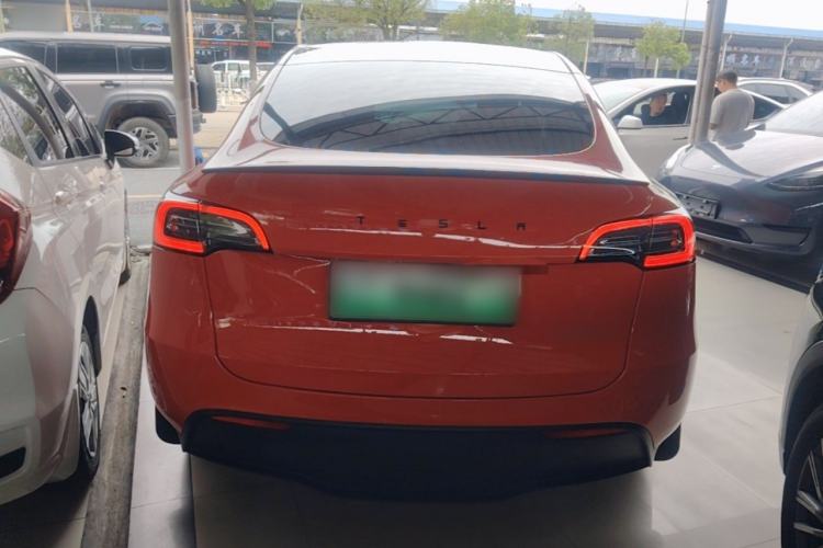 Tesla Model Y 2021 — 5