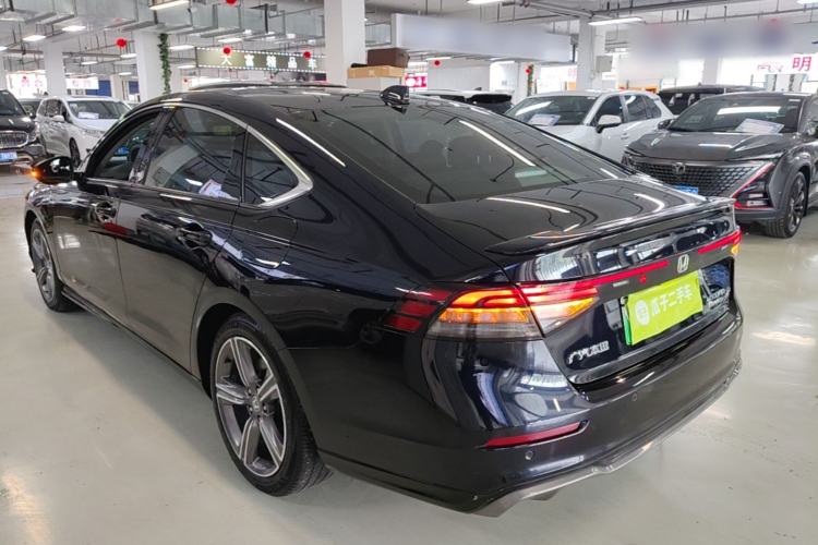 Honda Accord 2023 — 4