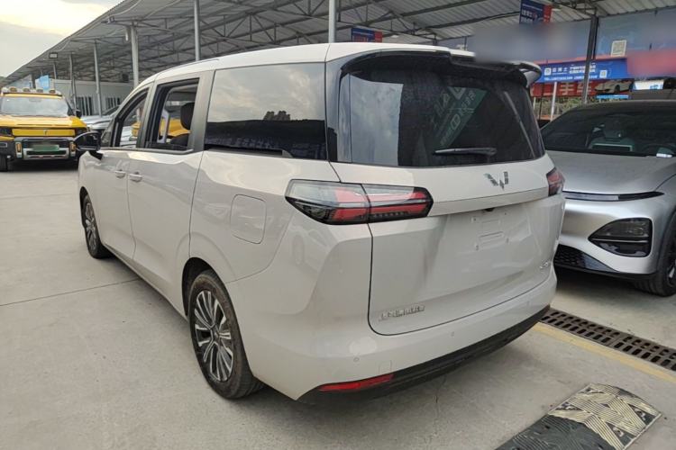 Wuling Starlight 730 2025 — 4