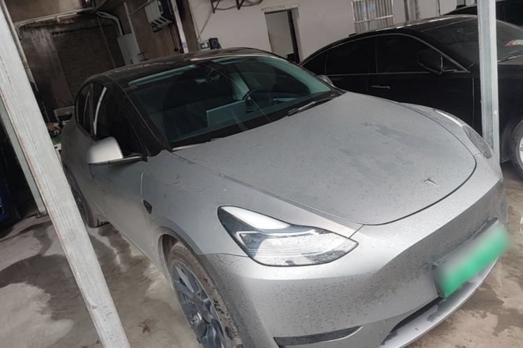 Tesla Model Y 2022 — 3