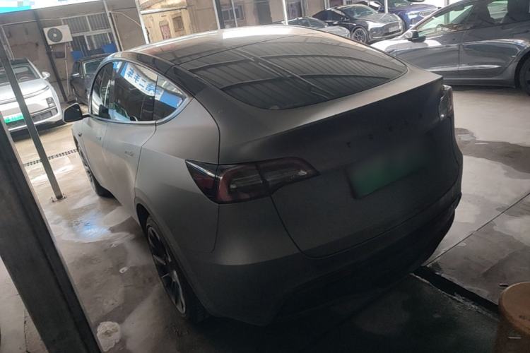 Tesla Model Y 2022 — 4
