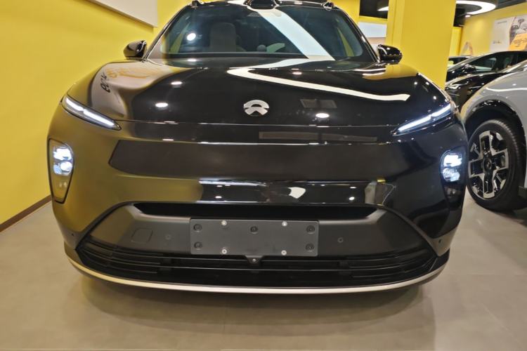 NIO ES8 2024 — 2