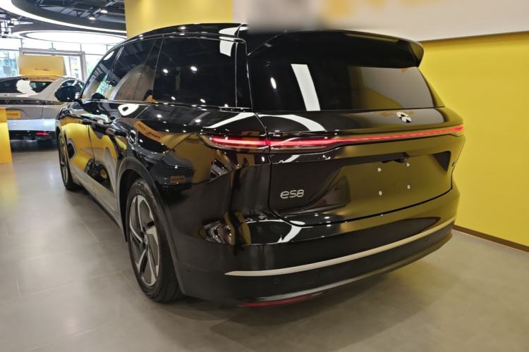 NIO ES8 2024 — 4