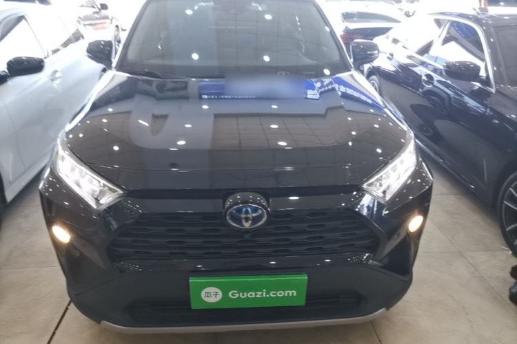 Toyota RAV4 2021 — 2