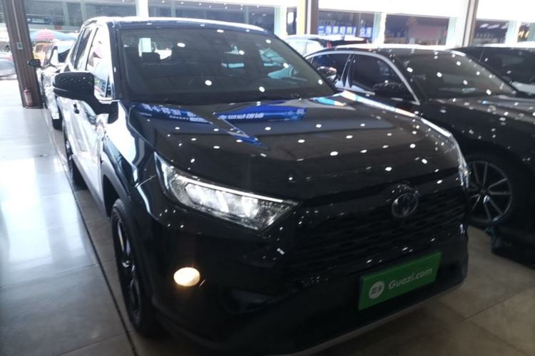 Toyota RAV4 2021 — 3