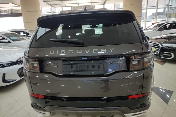 Land Rover Discovery Sport 2023 — фото 5