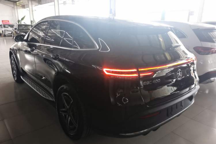 Mercedes-Benz EQC 400 2021 — 4