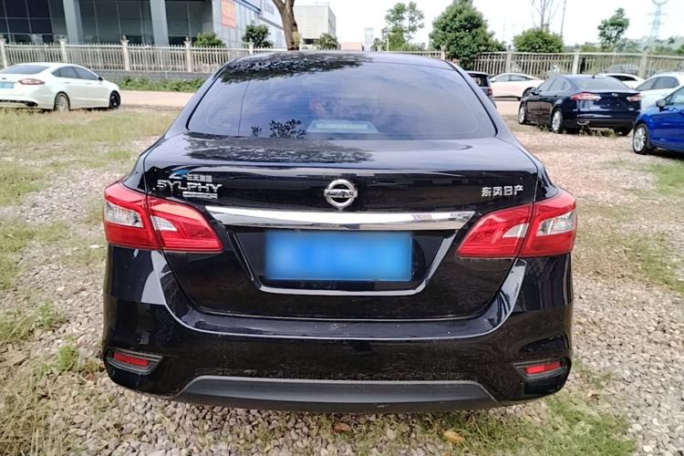 Nissan Sentra 2022 — 5