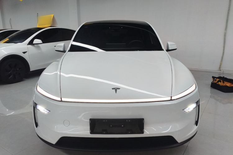 Tesla Model Y L 2025 — фото 2