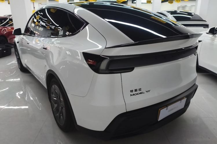 Tesla Model Y L 2025 — фото 4