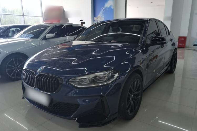 BMW 120i 2021 — фото 1