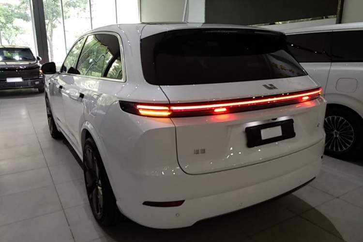 Li Auto L7 2025 — 4