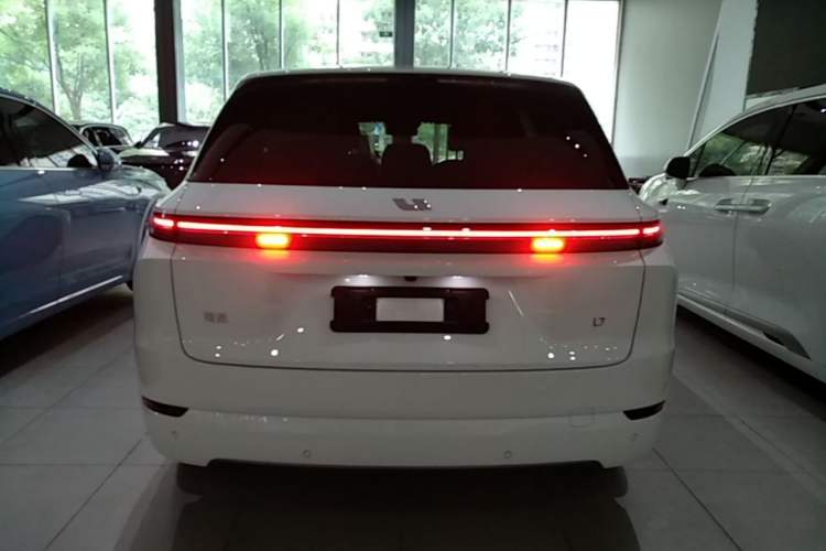 Li Auto L7 2025 — 5