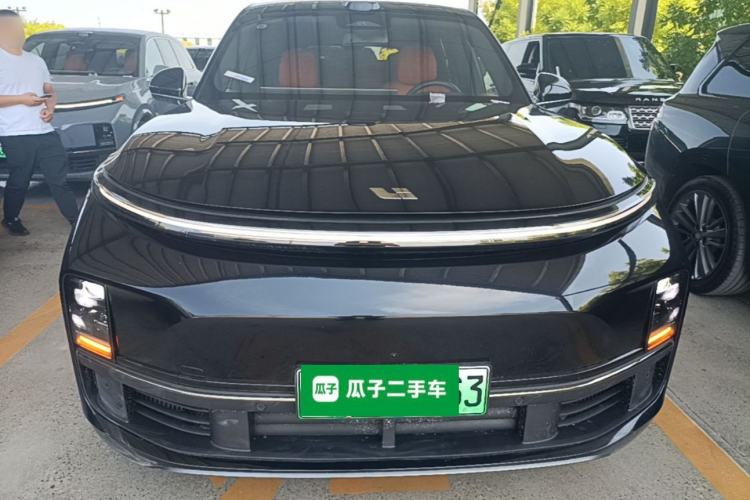 Li Auto L8 2025 — 2