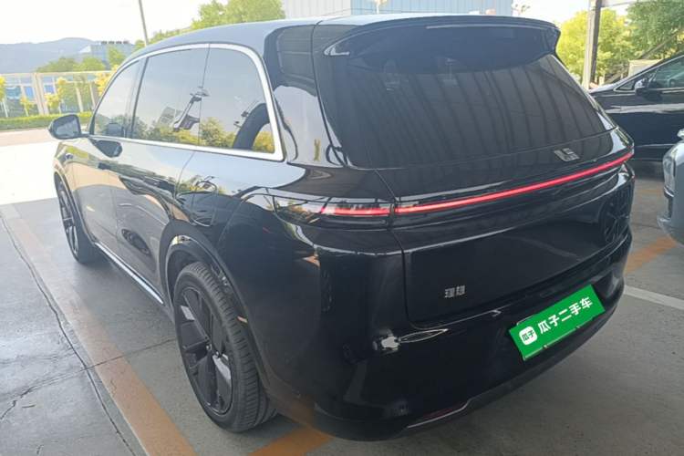 Li Auto L8 2025 — 4