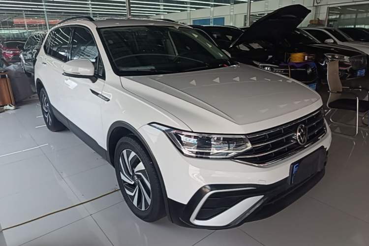 Volkswagen tiguan l 2022 — фото 3