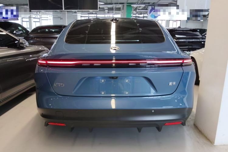 NIO ET5 2024 — 5
