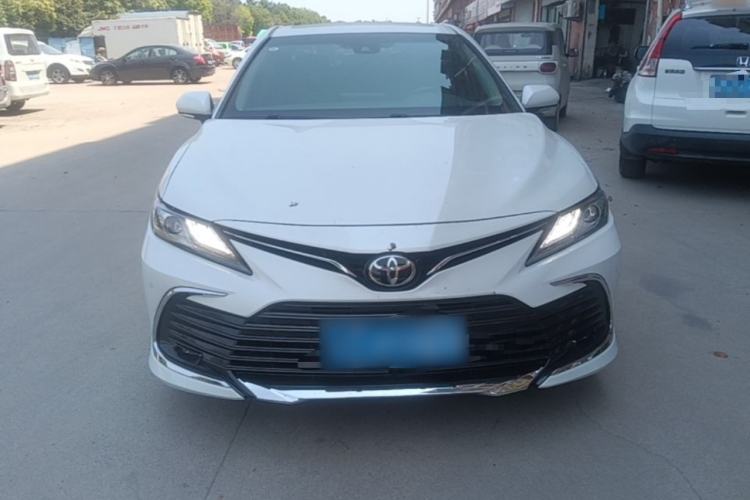 Toyota Camry 2023 — 2