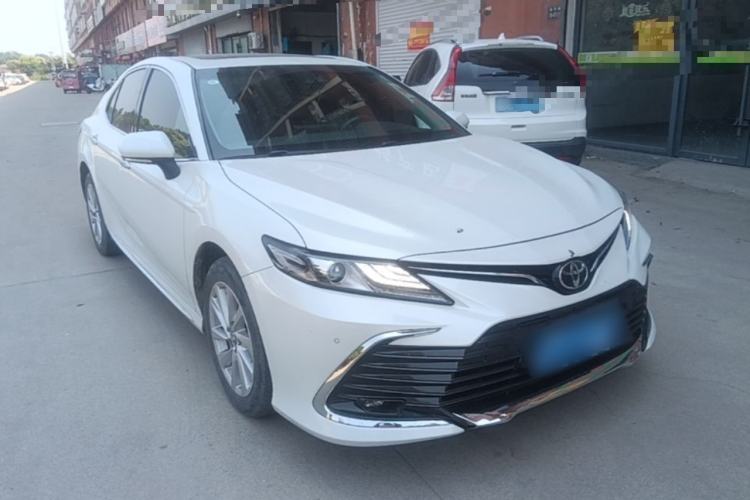 Toyota Camry 2023 — 3
