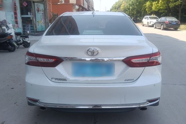 Toyota Camry 2023 — 5