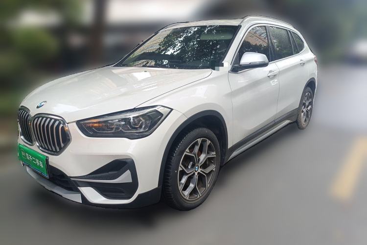 BMW X1 2022 — фото 1