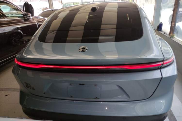 NIO ET5 2022 — 5