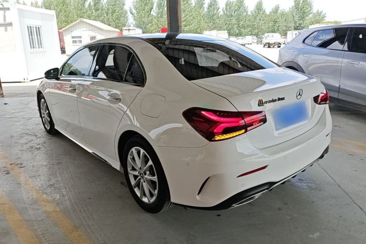 Mercedes-Benz A 200 L 2022 — фото 4