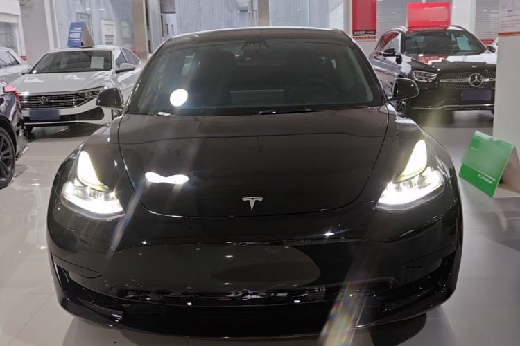 Tesla Model 3 2022 — 2