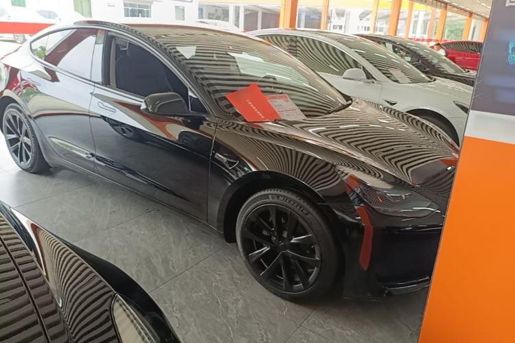 Tesla Model 3 2022 — 3