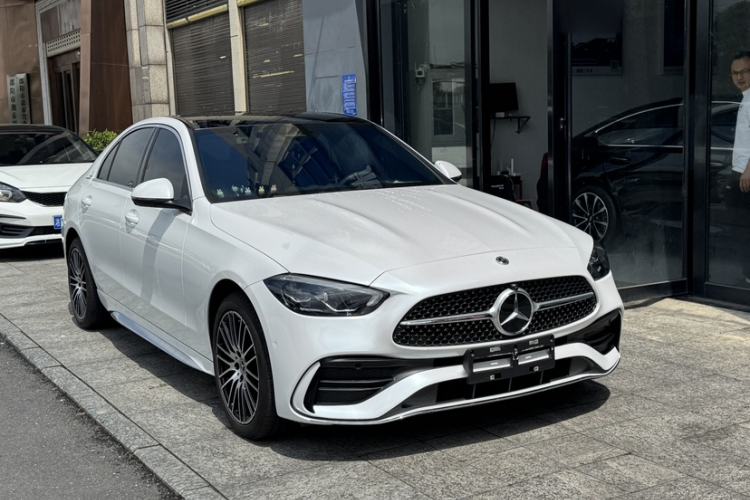 Mercedes-Benz C 260 L 2025 — 4