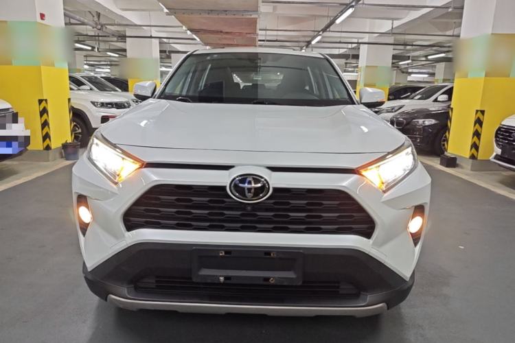 Toyota RAV4 2021 — 2